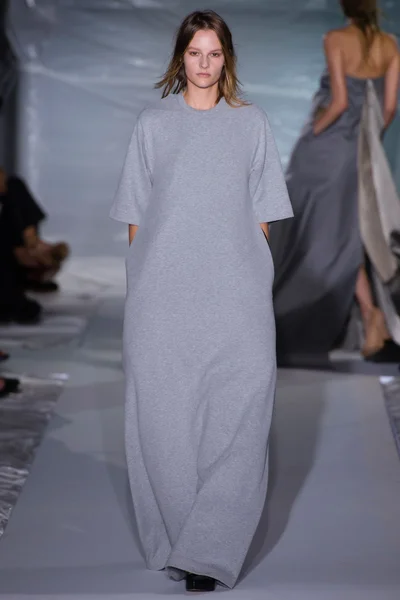 Look 27